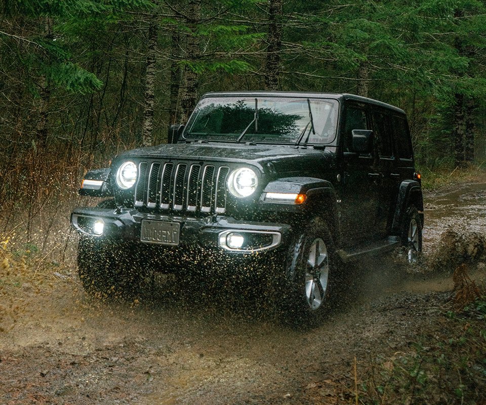 Superior Vehicle Recovery on Rugged Off-road Terrains