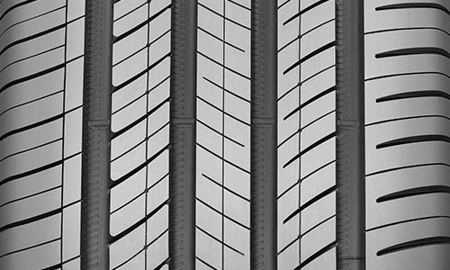 An urban SUV tire delivering excellent driving dynamics and serene ride comfort 