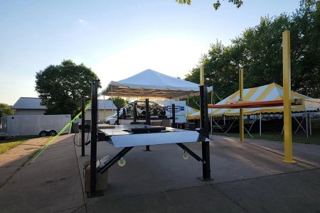 Four post car lift exhibition