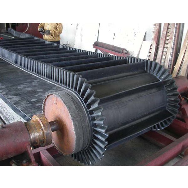 Flexible side wall conveyor belt