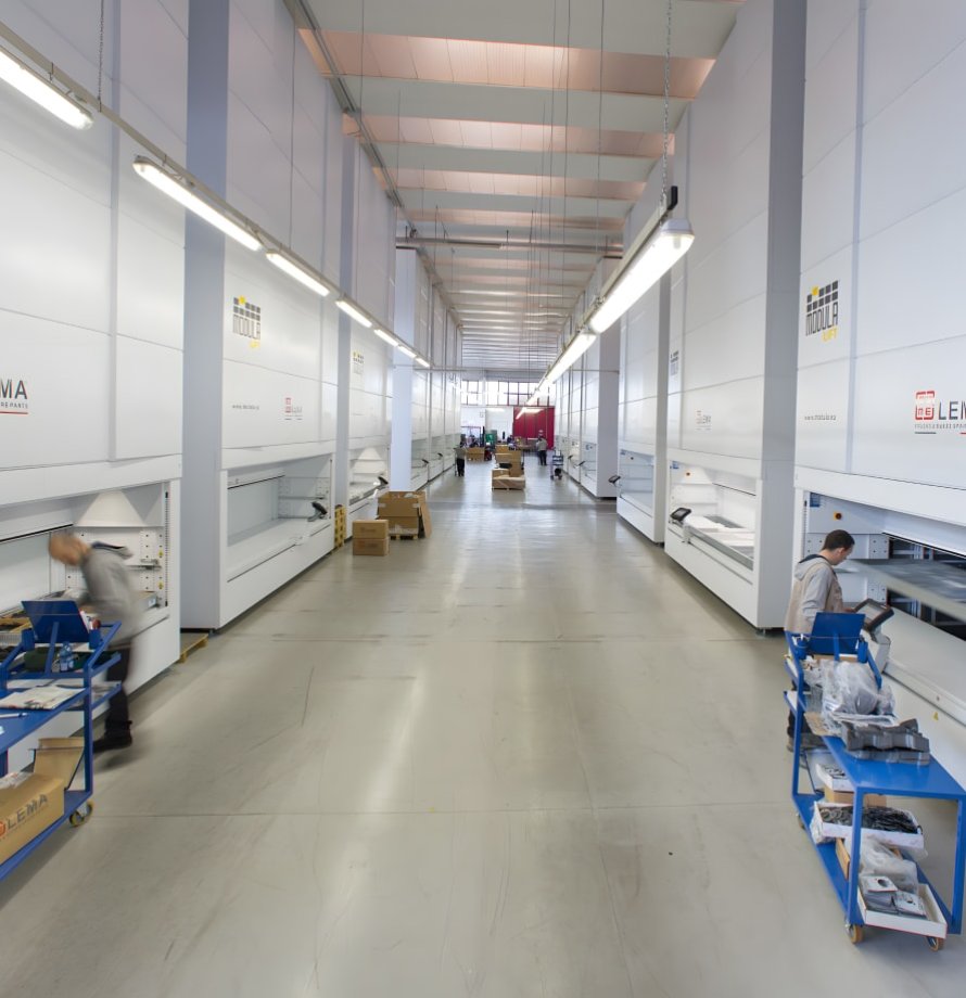 Automatic Three-Dimensional Container