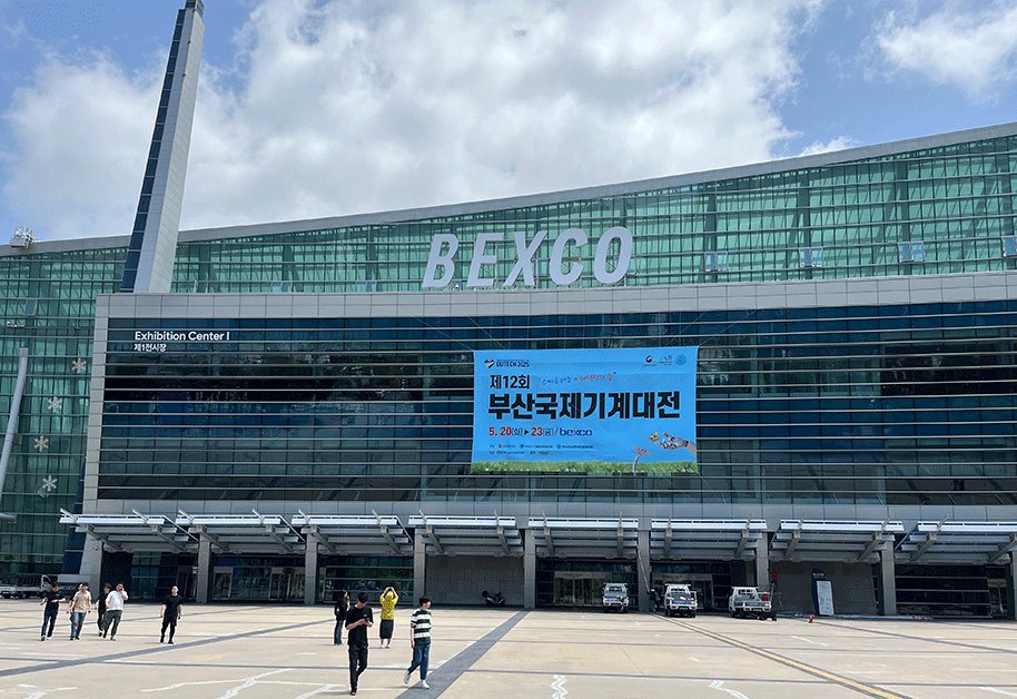 STON presents its panel bender and truss at the 2025 Busan Exhibition in South Korea