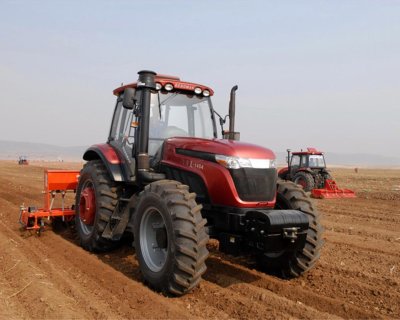 100-200 HP tractor