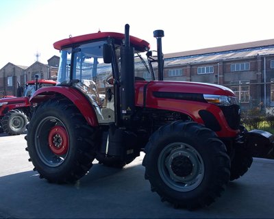 4 wheel drive tractor