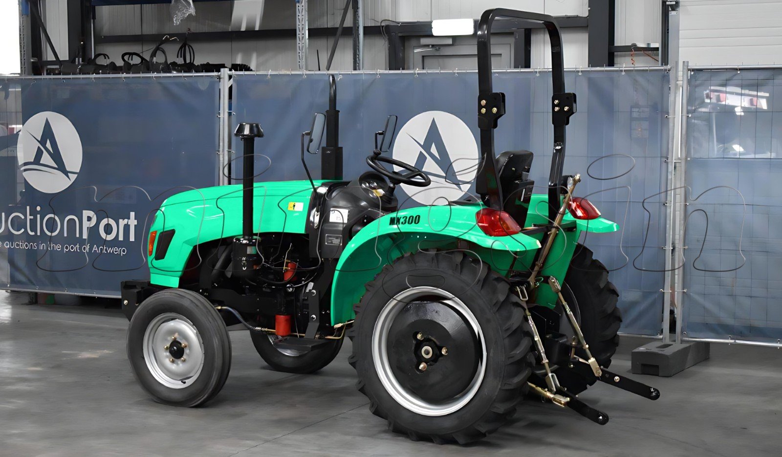 Tractor MX300-Y-2