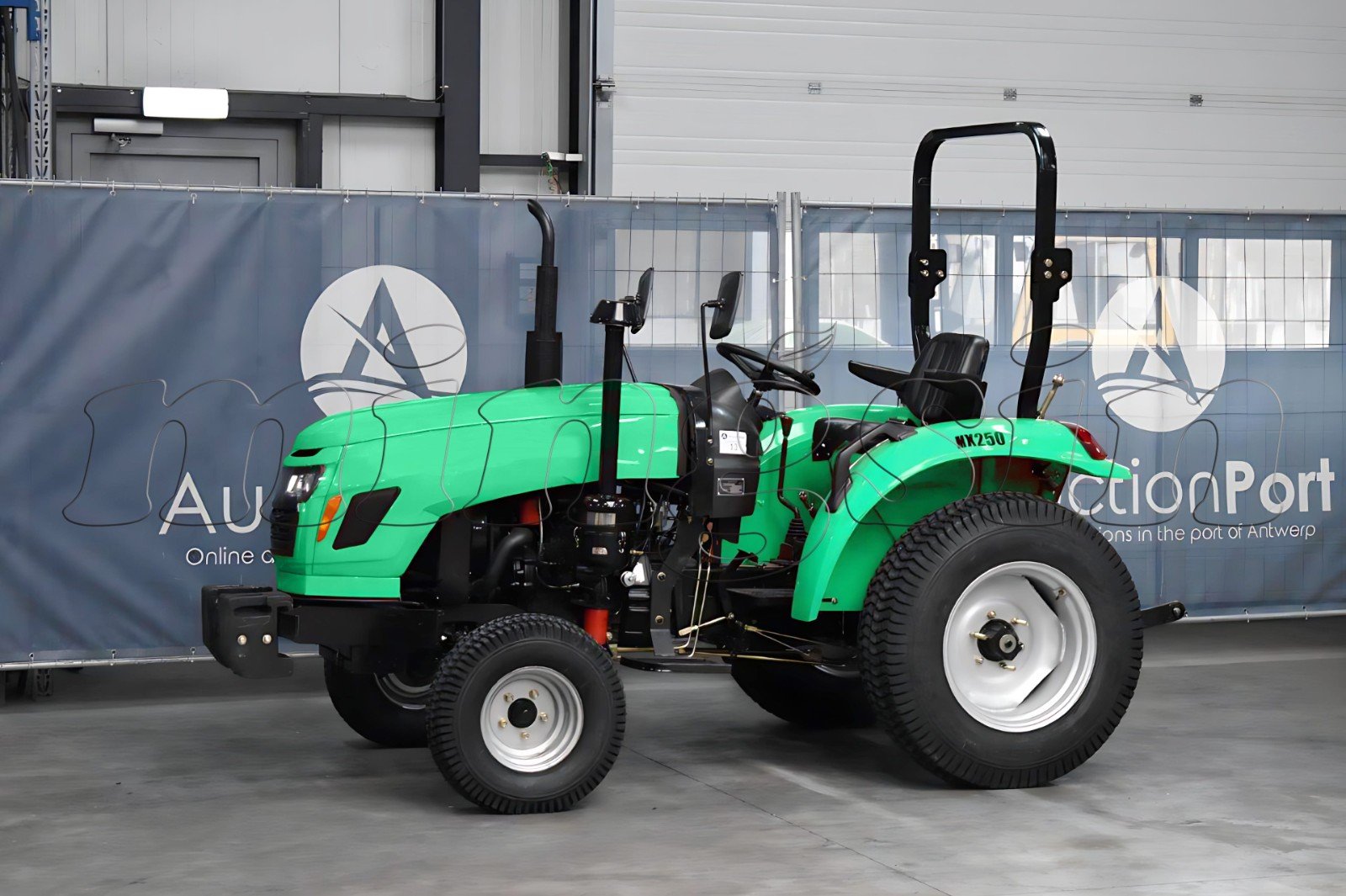 Tractor MX300-Y-3