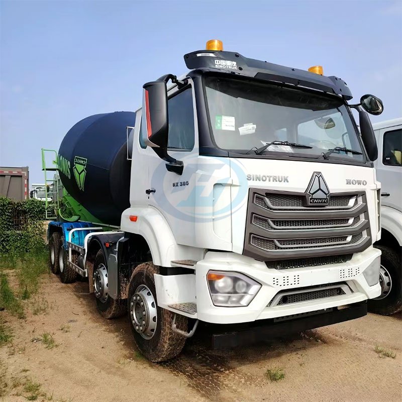 SINOTRUK HOWO NX New Face 8X4 Concrete Mixer Truck with 12cbm-16cbm Drum