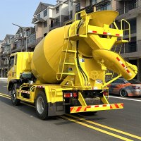 SINOTRUK HOWO 4X2 Light Concrete Mixer Truck with 3cbm-6cbm Drum