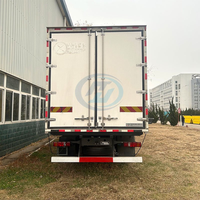 SINOTRUK HOWO NX 4X2 VAN TRUCK WITH GOOD QUALITY