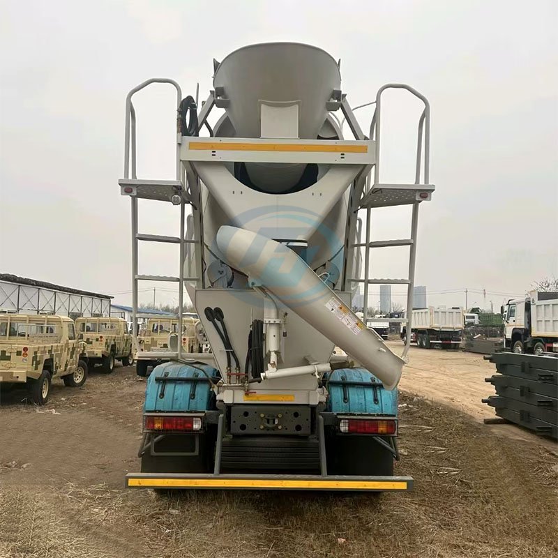 SINOTRUK HOWO-7 Brand New 6X4 10 Wheel Concrete Mixer Truck