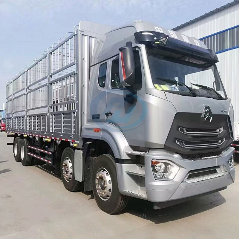 HOWO NX 8X4 Fence Cargo Truck