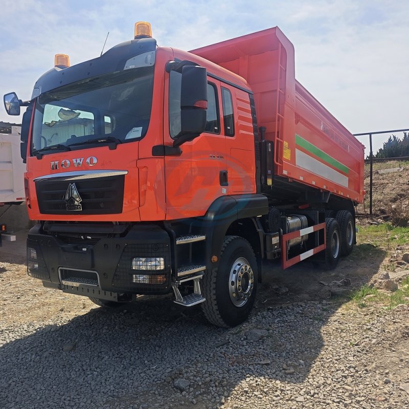 USED DUMP TRUCK