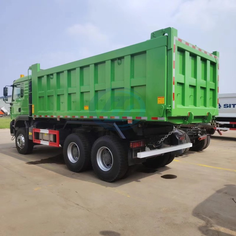SECOND-HAND DUMP TRUCK