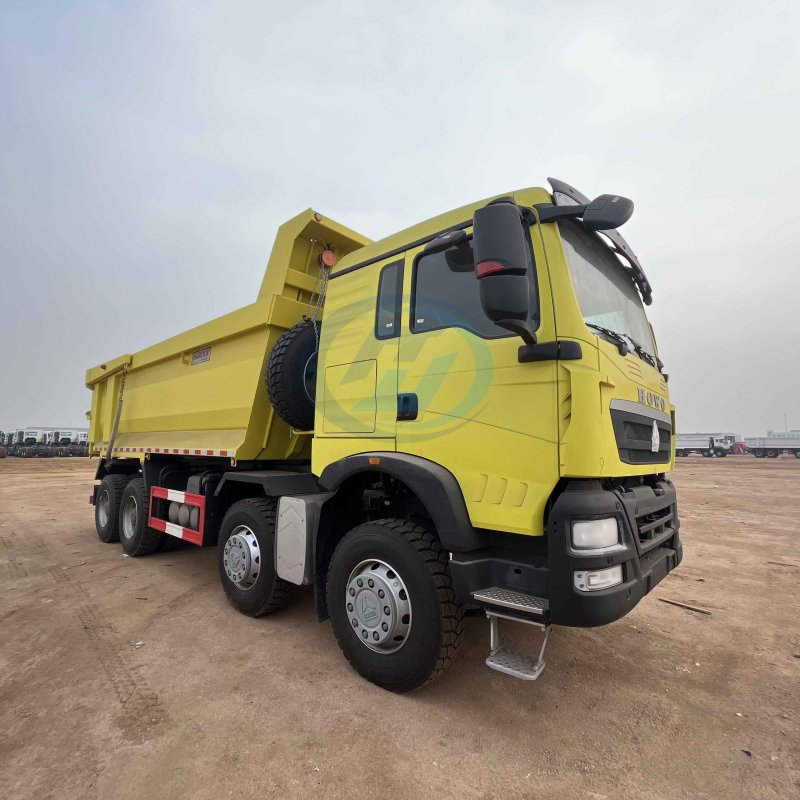 USED DUMP TRUCK