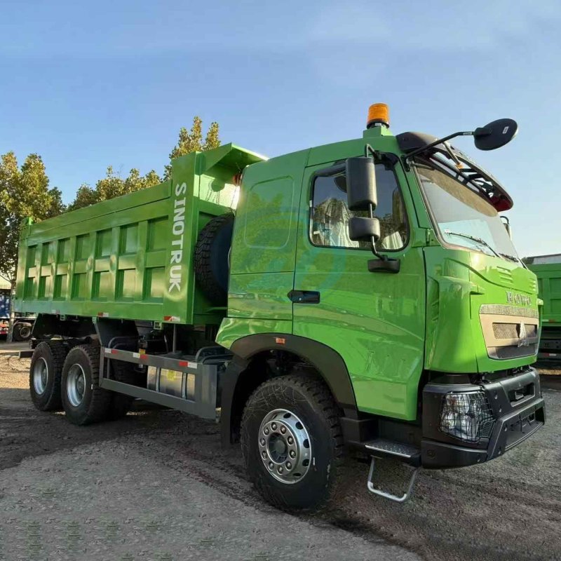 HEAVY DUTY DUMP TRUCK