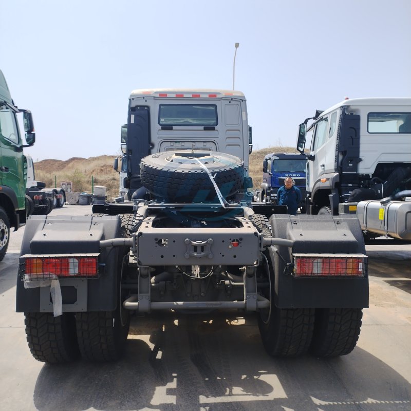 HEAVY DUTY TRUCK