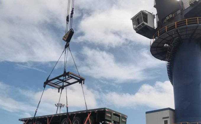Tractor and semi-trailer to Cuba