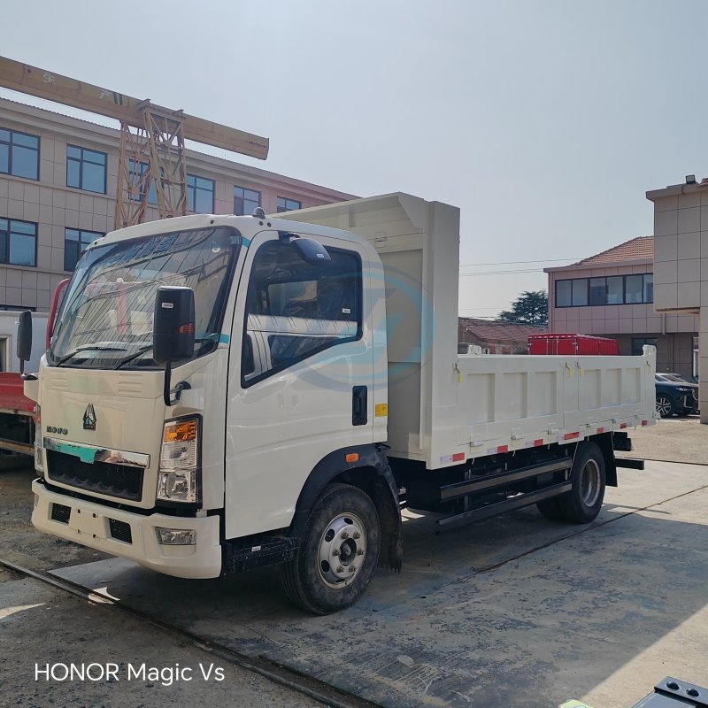 SINOTRUK HOMAN LIGHT DUMP TRUCK