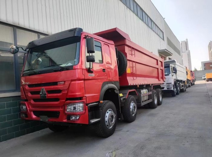 8x4 Dump Truck