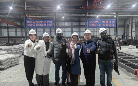 African customers visit trailer Workshop factory