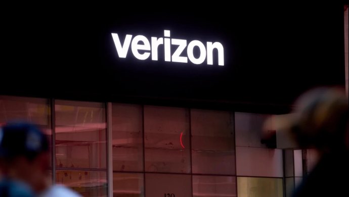 Verizon Network Outage Leaves Hundreds of Thousands in "SOS Mode"