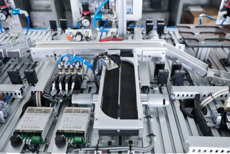 3. Organización de una conferencia de intercambio técnico para compartir perspectivas de la industria