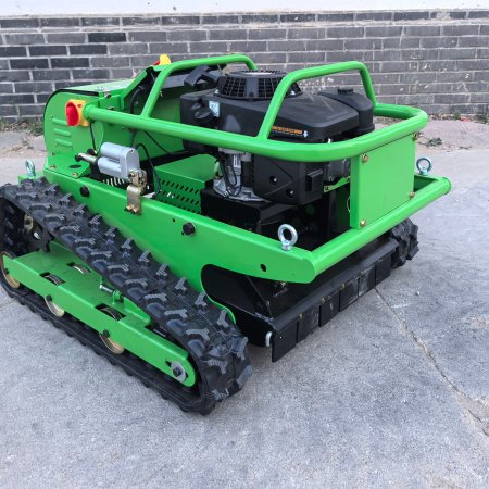 Why Professional Landscapers Are Ditching Traditional Mowers for Crawler Mowers