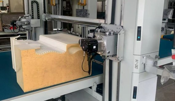 Máquina De Corte De Espuma CNC