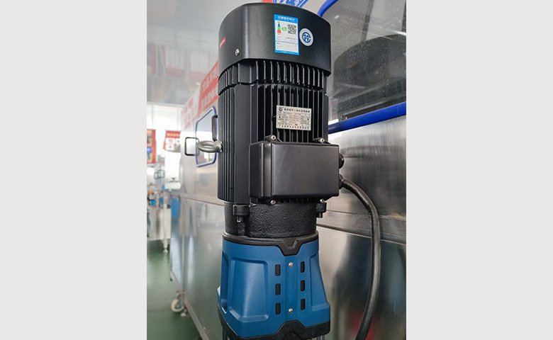 Vertical multi-stage water pump