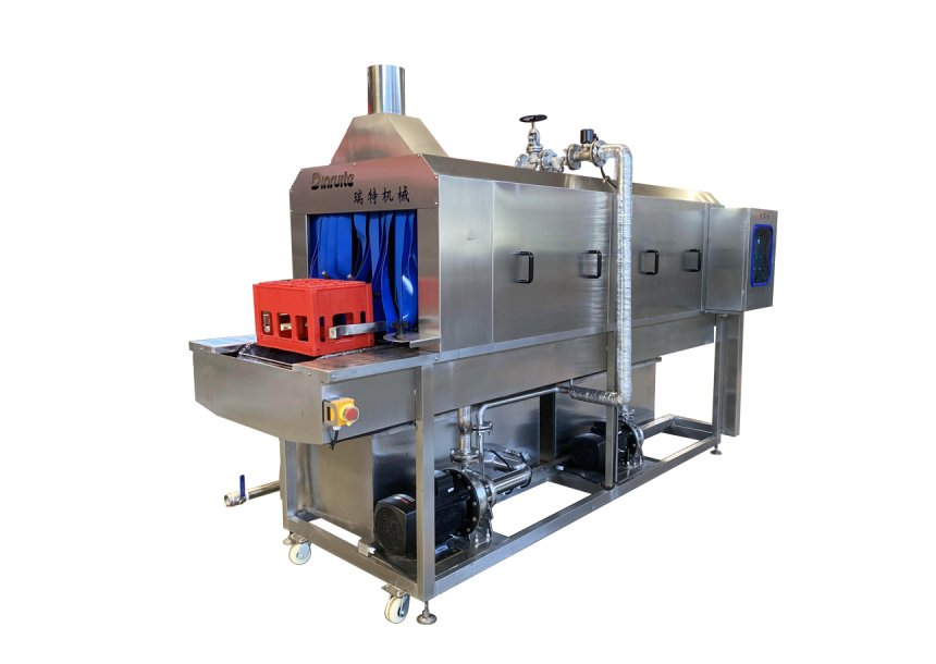 Automatic efficient turnover box/basket washer