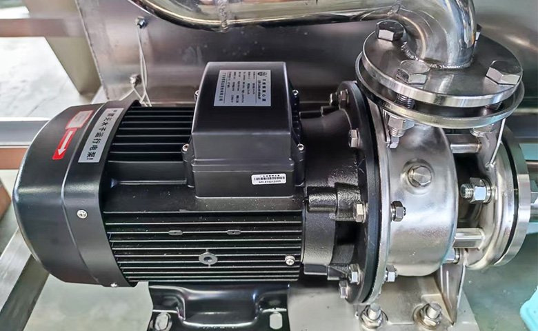 High temperature resistant multistage pump