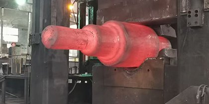 What are the main application areas of hot and cold rolled alloy rolls?