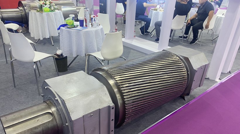 How to Choose Between Cast Steel Rolls and Cast Iron Rolls? A Complete Guide to Working Condition Matching for Accurate Selection, Ensuring Stable Output and Cost Efficiency