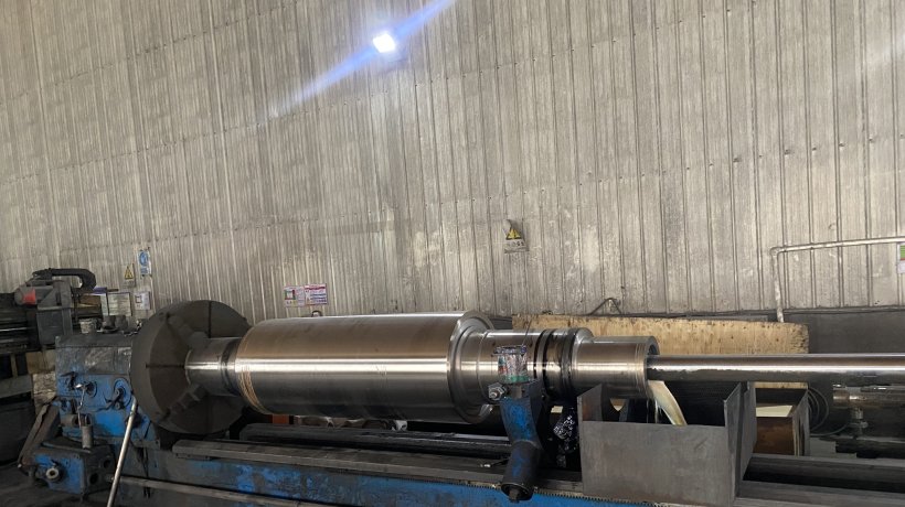Detailed Introduction and Application Areas of Graphite Steel Rolls