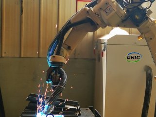 Welding Robot with On-Torch Fume Extractor