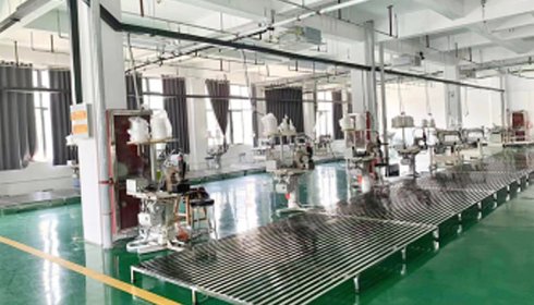 Nuestra empresa ha introducido recientemente dos líneas de producción de bolsas tejidas para ampliar la oferta del mercado.