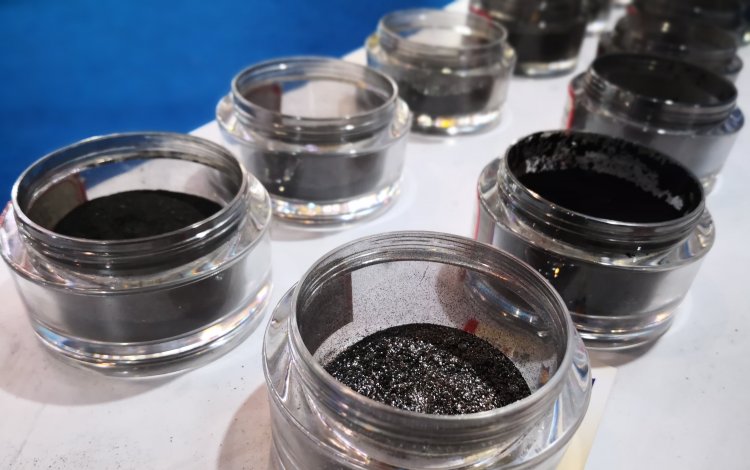 ブレーキパッド用鱗片状グラファイトの選び方：摩擦材性能を向上させるポイント