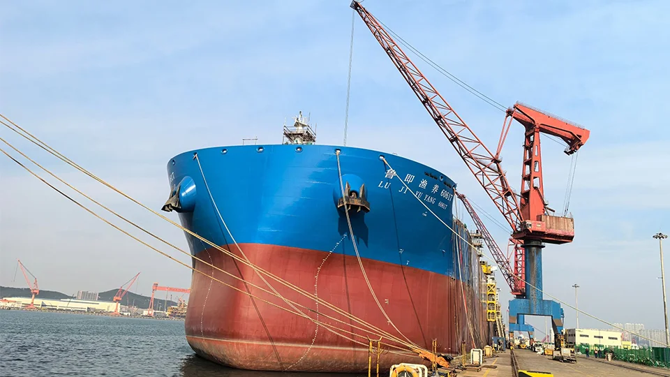 Nuevo barco pesquero impulsará los planes en alta mar de China