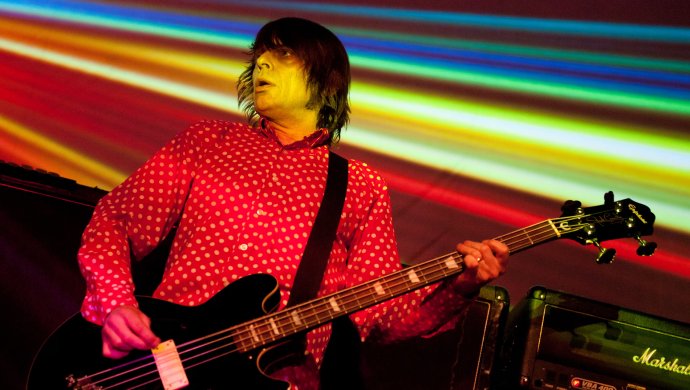 Gary "Mani" Mounfield, bassist of The Stone Roses, has passed away at the age of 63.