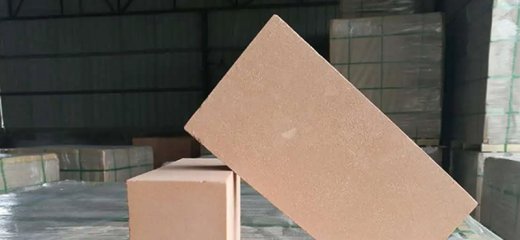 Ladrillo Aislante de Arcilla Refractaria: Ligereza y Resistencia para un Control Térmico Eficiente