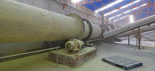 Avances en la investigación y horizontes futuros: materiales refractarios para hornos rotatorios de cemento