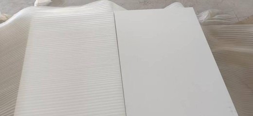 Tablero de silicato de calcio de alta densidad reforzado con fibra de carbono/vidrio: la solución definitiva de aislamiento ignífugo.