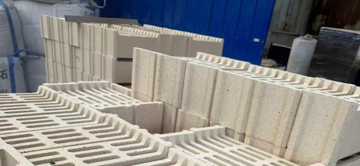 El paso crucial de la pasta verde al ladrillo terminado: Un análisis exhaustivo del proceso de cocción y descarga de ladrillos refractarios de alta calidad