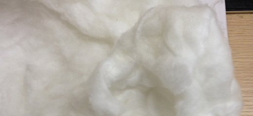 Lana de Fibra Cerámica: Un Material de Aislamiento Flexible para Aplicaciones Industriales de Alta Temperatura