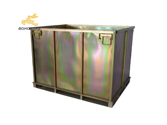 Stackable metal pallet container for warehouse use