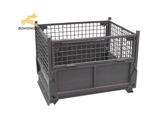 Foldable wire mesh container for warehouse use