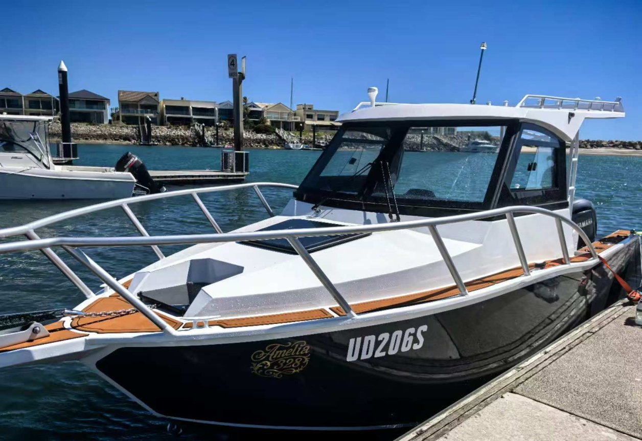 P685 23ft Aluminum Fishing Boat