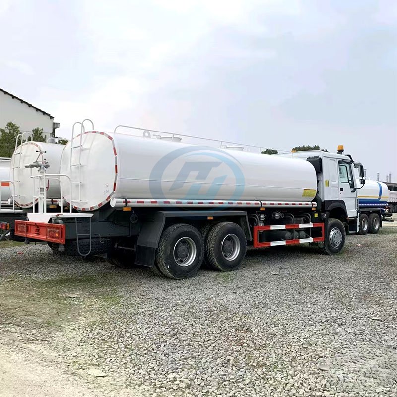6 SINOTRUK HOWO 6X4 Medium Water Sprinkler Tank Truck 18000L-25000L