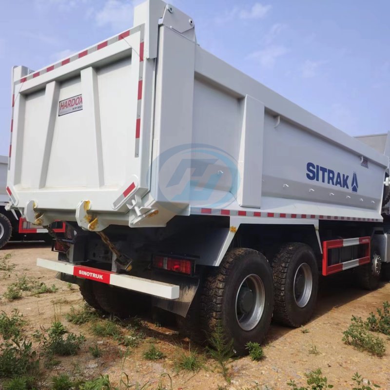 HEAVY DUTY DUMP TRUCK