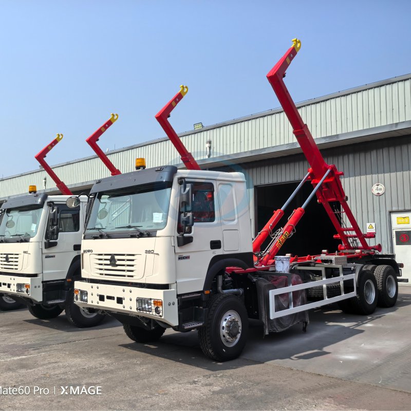 SINOTRUK HOWO 6X6 AWD Off Road HOOK LIFT GARBAGE TRUCK